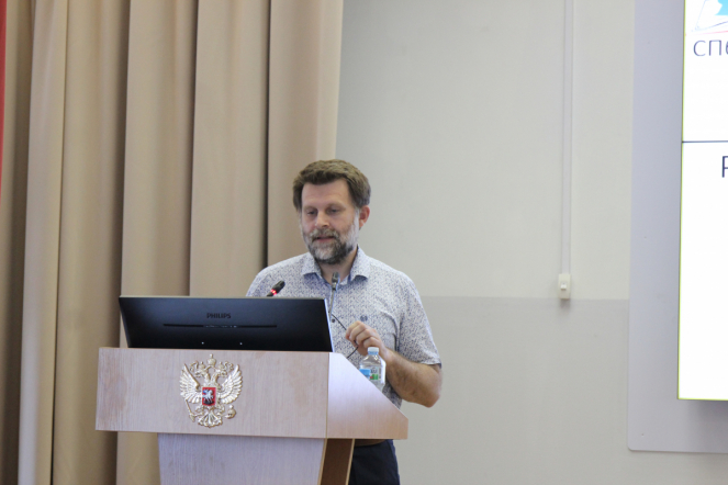 Ректор Педиатрического университета провёл открытое совещание главных неонатологов России 14