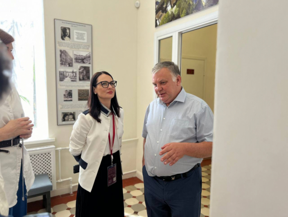 Депутат Государственной Думы Татьяна Буцкая встретилась с ректором Педиатрического университета Дмитрием Ивановым 8