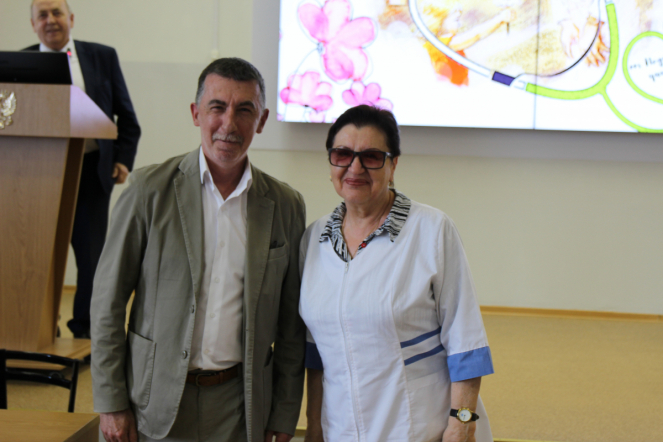 Сотрудников Педиатрического университета поздравили с Днём медицинского работника 17