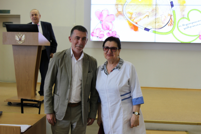 Сотрудников Педиатрического университета поздравили с Днём медицинского работника 18