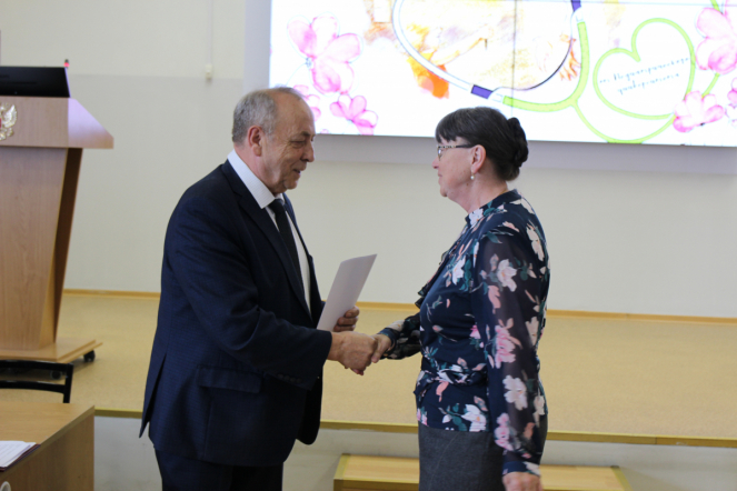 Сотрудников Педиатрического университета поздравили с Днём медицинского работника 25