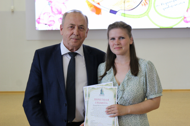 Сотрудников Педиатрического университета поздравили с Днём медицинского работника 32