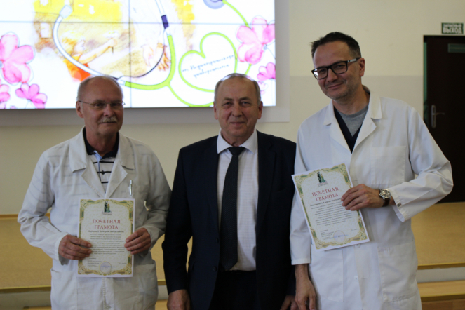 Сотрудников Педиатрического университета поздравили с Днём медицинского работника 36