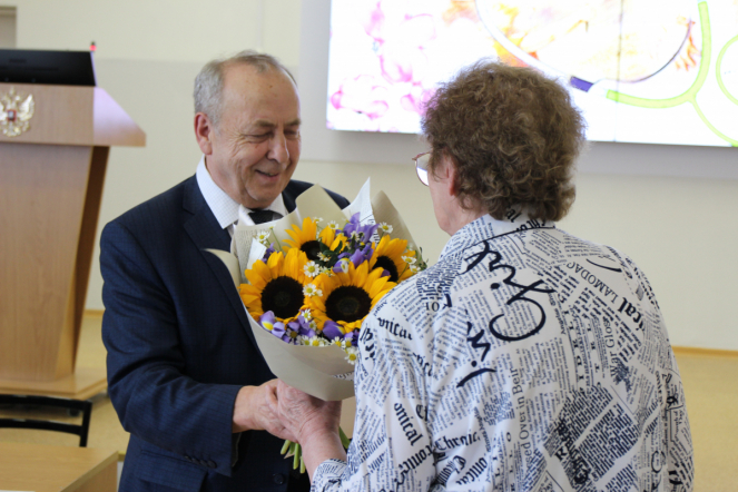 Сотрудников Педиатрического университета поздравили с Днём медицинского работника