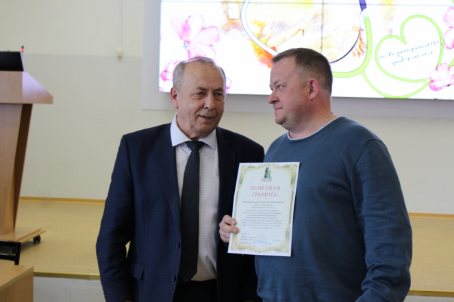 Сотрудников Педиатрического университета поздравили с Днём медицинского работника 41