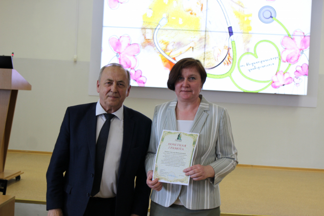 Сотрудников Педиатрического университета поздравили с Днём медицинского работника 43