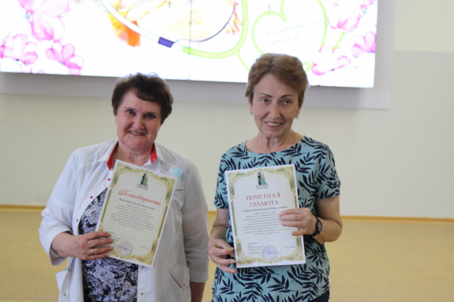 Сотрудников Педиатрического университета поздравили с Днём медицинского работника 86