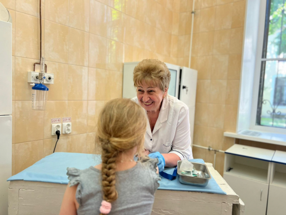 Полвека в Педиатрическом: медицинская сестра отделения психоневрологии работает в клинике СПбГПМУ 50 лет