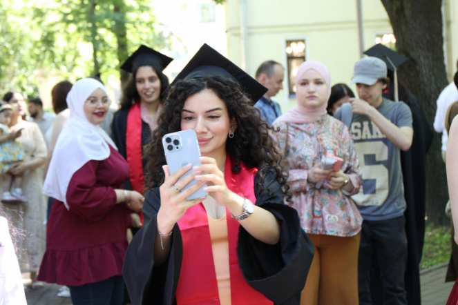 Иностранным выпускникам Педиатрического университета вручили дипломы о высшем образовании 4