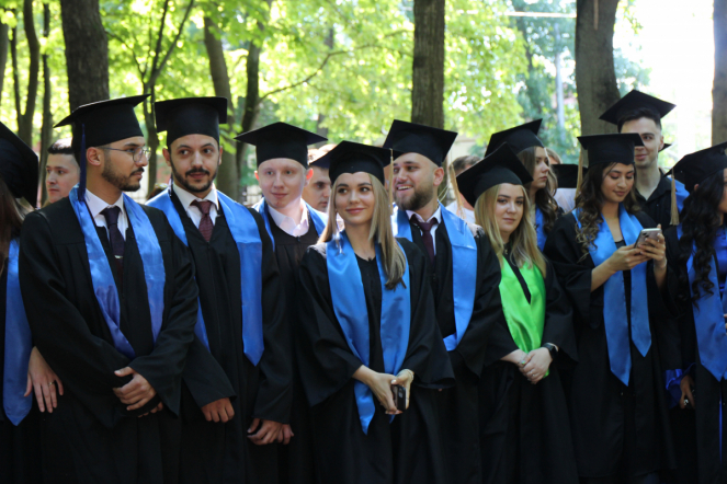 Иностранным выпускникам Педиатрического университета вручили дипломы о высшем образовании