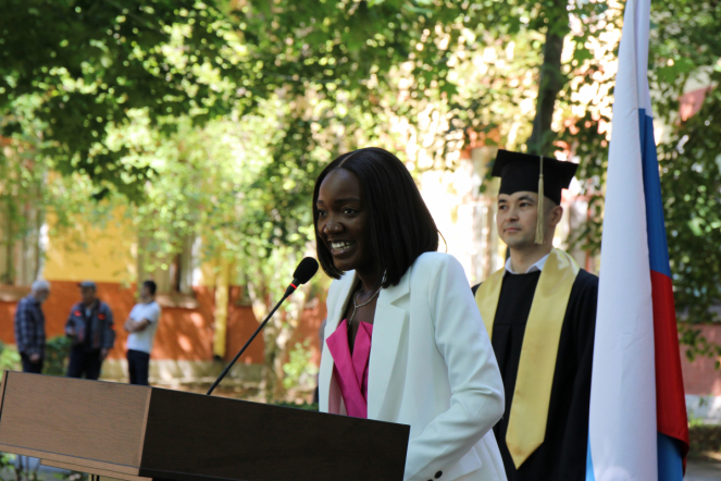 Иностранным выпускникам Педиатрического университета вручили дипломы о высшем образовании 15