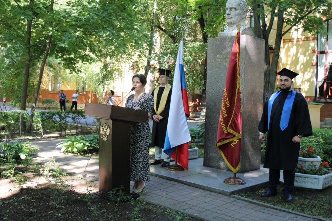 Иностранным выпускникам Педиатрического университета вручили дипломы о высшем образовании 22
