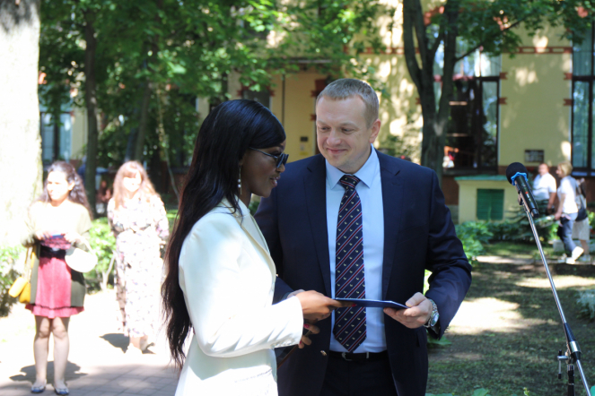 Иностранным выпускникам Педиатрического университета вручили дипломы о высшем образовании 31