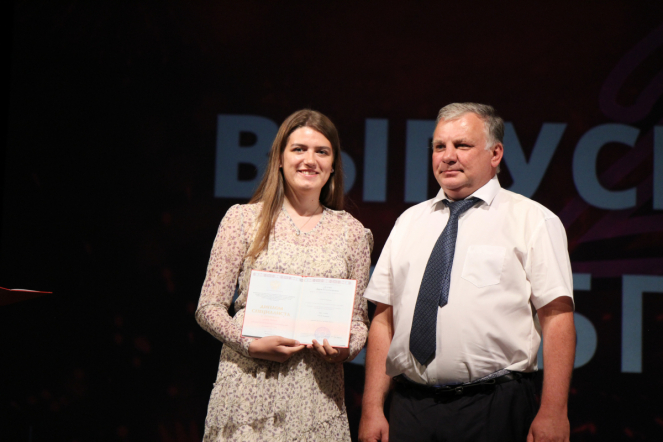 В Педиатрическом университете вручили дипломы выпускникам 100