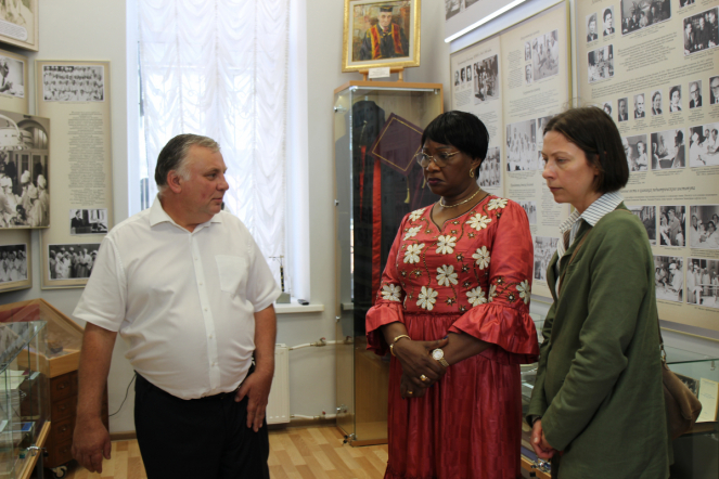 Министр образования Республики Конго посетила Педиатрический университет 4