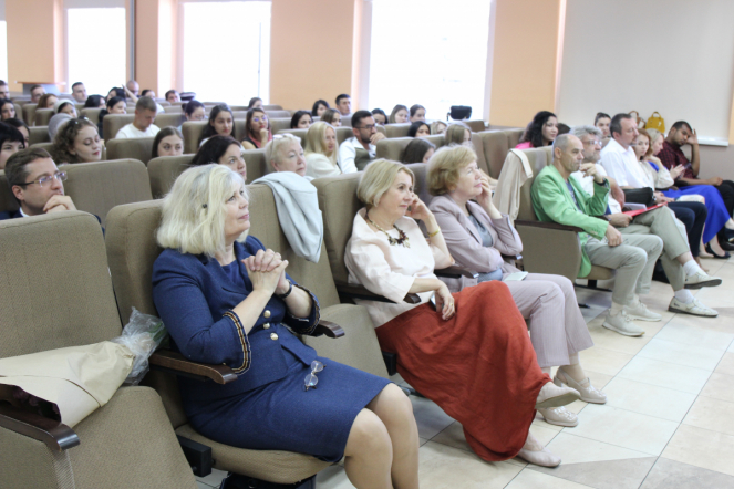 В Педиатрическом университете прошла церемония вручения дипломов врачам-ординаторам 7