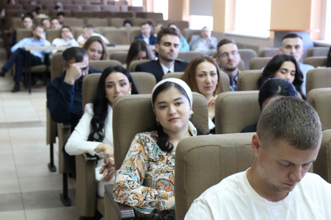 В Педиатрическом университете прошла церемония вручения дипломов врачам-ординаторам 12