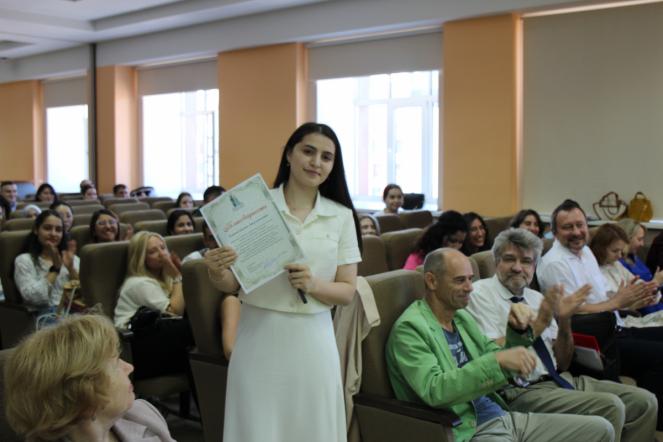 В Педиатрическом университете прошла церемония вручения дипломов врачам-ординаторам 13