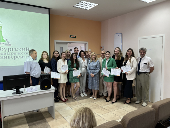 В Педиатрическом университете прошла церемония вручения дипломов врачам-ординаторам