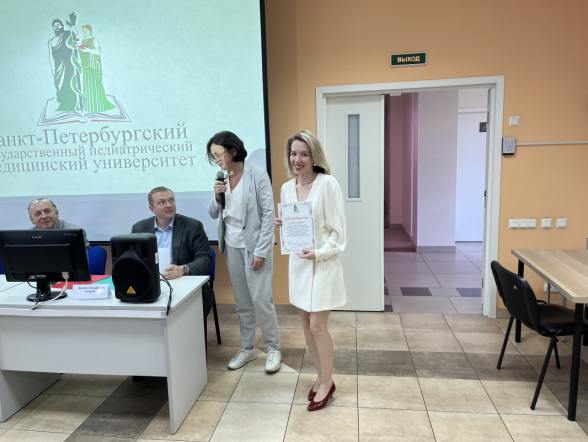 В Педиатрическом университете прошла церемония вручения дипломов врачам-ординаторам 26