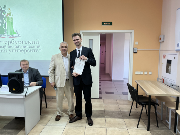 В Педиатрическом университете прошла церемония вручения дипломов врачам-ординаторам 30