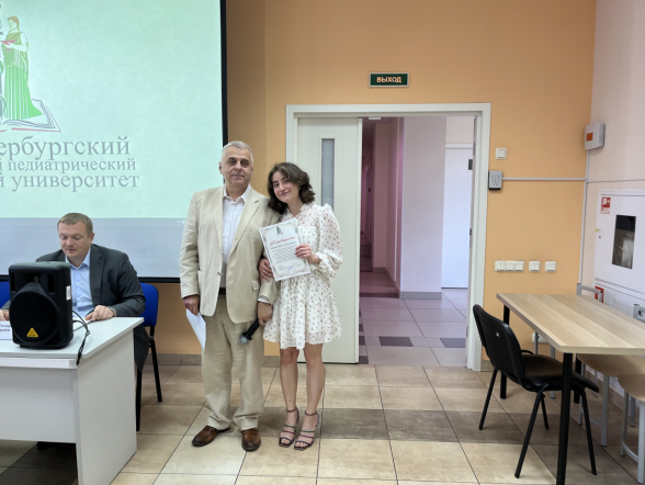 В Педиатрическом университете прошла церемония вручения дипломов врачам-ординаторам 32