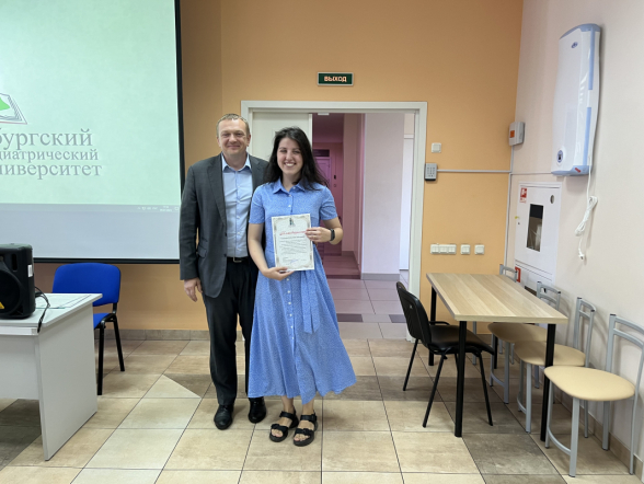 В Педиатрическом университете прошла церемония вручения дипломов врачам-ординаторам 40