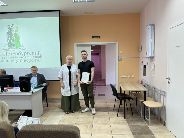 В Педиатрическом университете прошла церемония вручения дипломов врачам-ординаторам 42