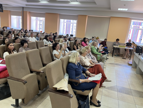 В Педиатрическом университете прошла церемония вручения дипломов врачам-ординаторам 49