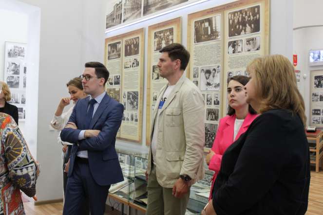 Педиатрический университет подписал соглашение о сотрудничестве с Горчаковским лицеем МГИМО и Академией талантов 9