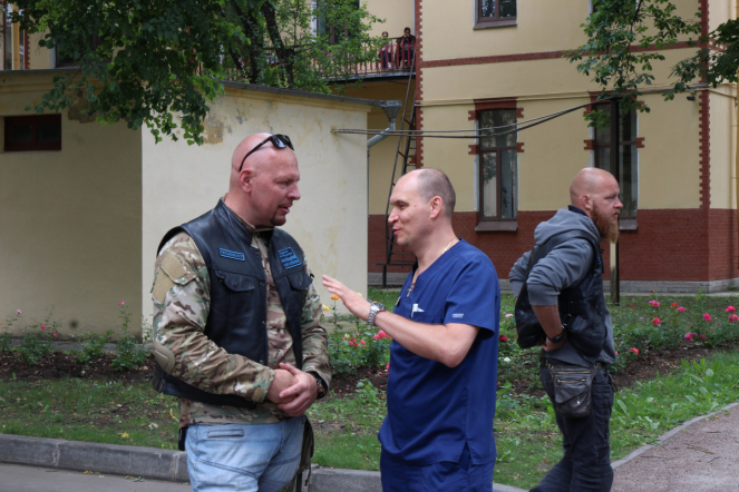 Мотопробег в честь медиков финишировал в Педиатрическом университете 25