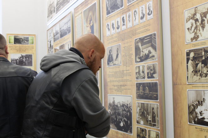 Мотопробег в честь медиков финишировал в Педиатрическом университете 27