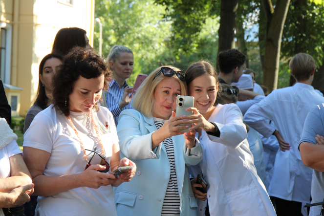 В Педиатрическом университете состоялась торжественная церемония посвящения в студенты 1