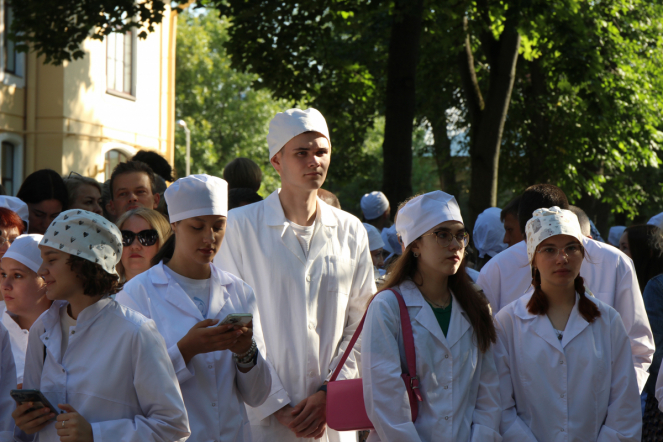 В Педиатрическом университете состоялась торжественная церемония посвящения в студенты 5