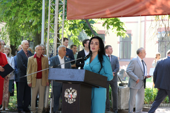 В Педиатрическом университете состоялась торжественная церемония посвящения в студенты 23