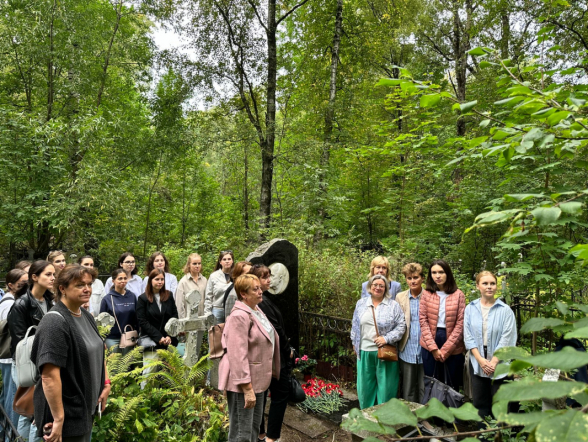 Преподаватели и студенты Педиатрического университета почтили память академика Тура 3
