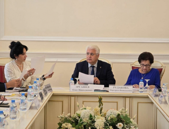 Ректор Педиатрического университета принял участие в совещании в Смольном по вопросам организации медицинской помощи матерям и детям 4