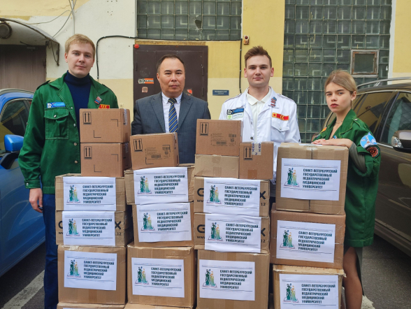 Сотрудники и студенты Педиатрического университета собрали гуманитарную помощь для жителей Курской области