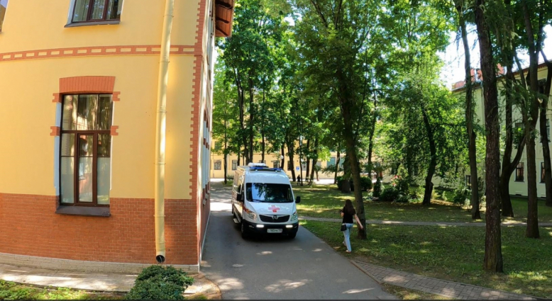 Помощь микрохирургов потребовалась 14-летней петербурженке после нападения попутчицы