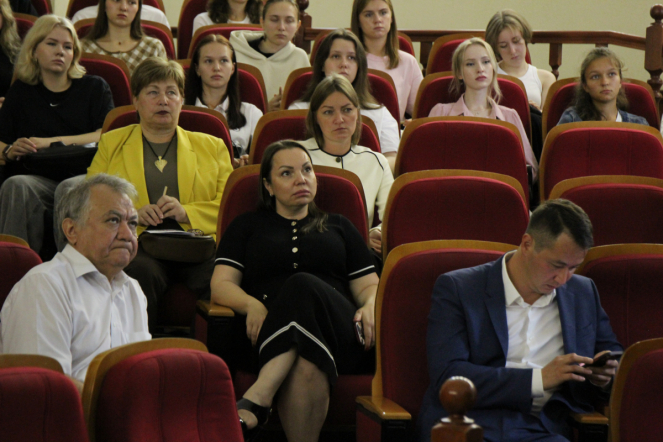 Вопросы демографии обсудили в Педиатрическом университете в рамках Третьего Женского форума 44