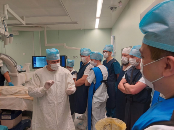 Заведующий кафедрой общей хирургии с курсом эндоскопии Педиатрического университета провел мастер-класс в Мариинской больнице 3