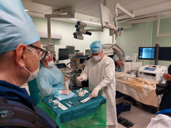 Заведующий кафедрой общей хирургии с курсом эндоскопии Педиатрического университета провел мастер-класс в Мариинской больнице 4