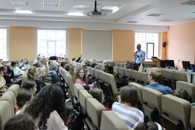 Российское общество «Знание» провело для студентов Педиатрического университета лекции о поддержке семей 10