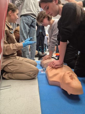 Студенты Педиатрического университета «Запустили сердце» 1