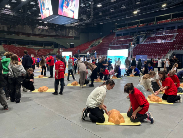 Студенты Педиатрического университета «Запустили сердце»