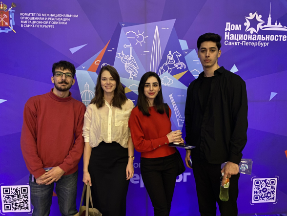 Иностранные студенты представили СПбГПМУ в творческом конкурсе для иностранных граждан «Многогранный Петербург»