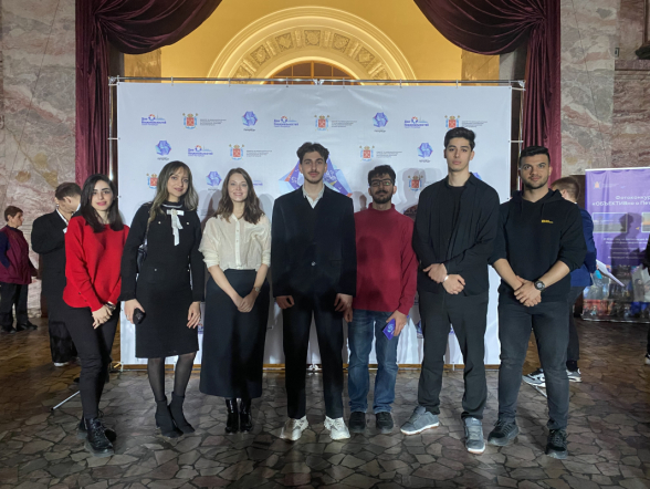 Иностранные студенты представили СПбГПМУ в творческом конкурсе для иностранных граждан «Многогранный Петербург» 1