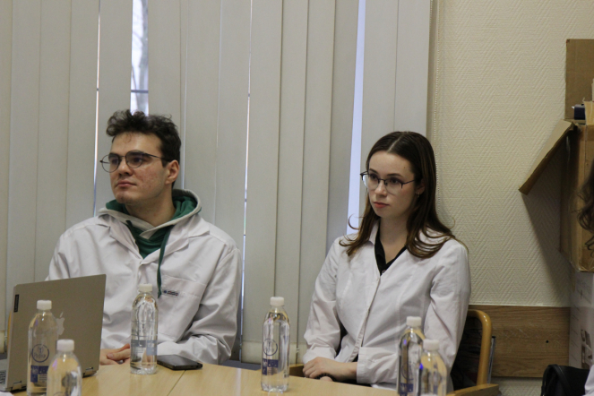 На кафедре дерматовенерологии открыли галерею акварелей середины XIX века 17