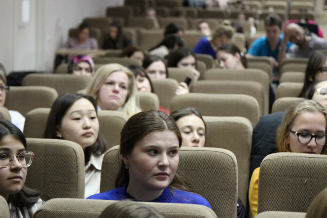 Сотрудникам и студентам Педиатрического университета рассказали, как избежать профессионального выгорания 11