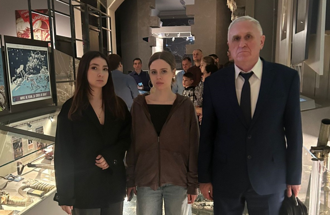 Участники студенческого научного общества кафедры фармакологии Педиатрического университета посетили Государственный мемориальный музей обороны и блокады Ленинграда